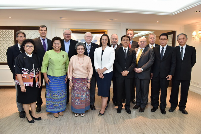 COURTESY MEETING WITH MINISTER OF COMMERCE, H.E. MRS. APIRADI TANTRAPORN